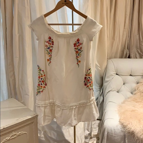 Dress - Picture 1 of 7